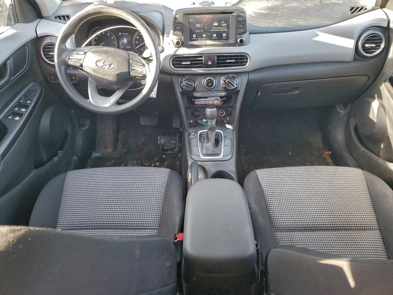 2020 HYUNDAI KONA SE photo 8