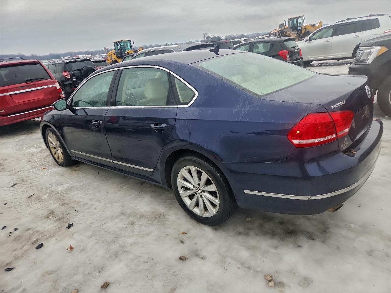 2012 VOLKSWAGEN PASSAT SEL photo 2