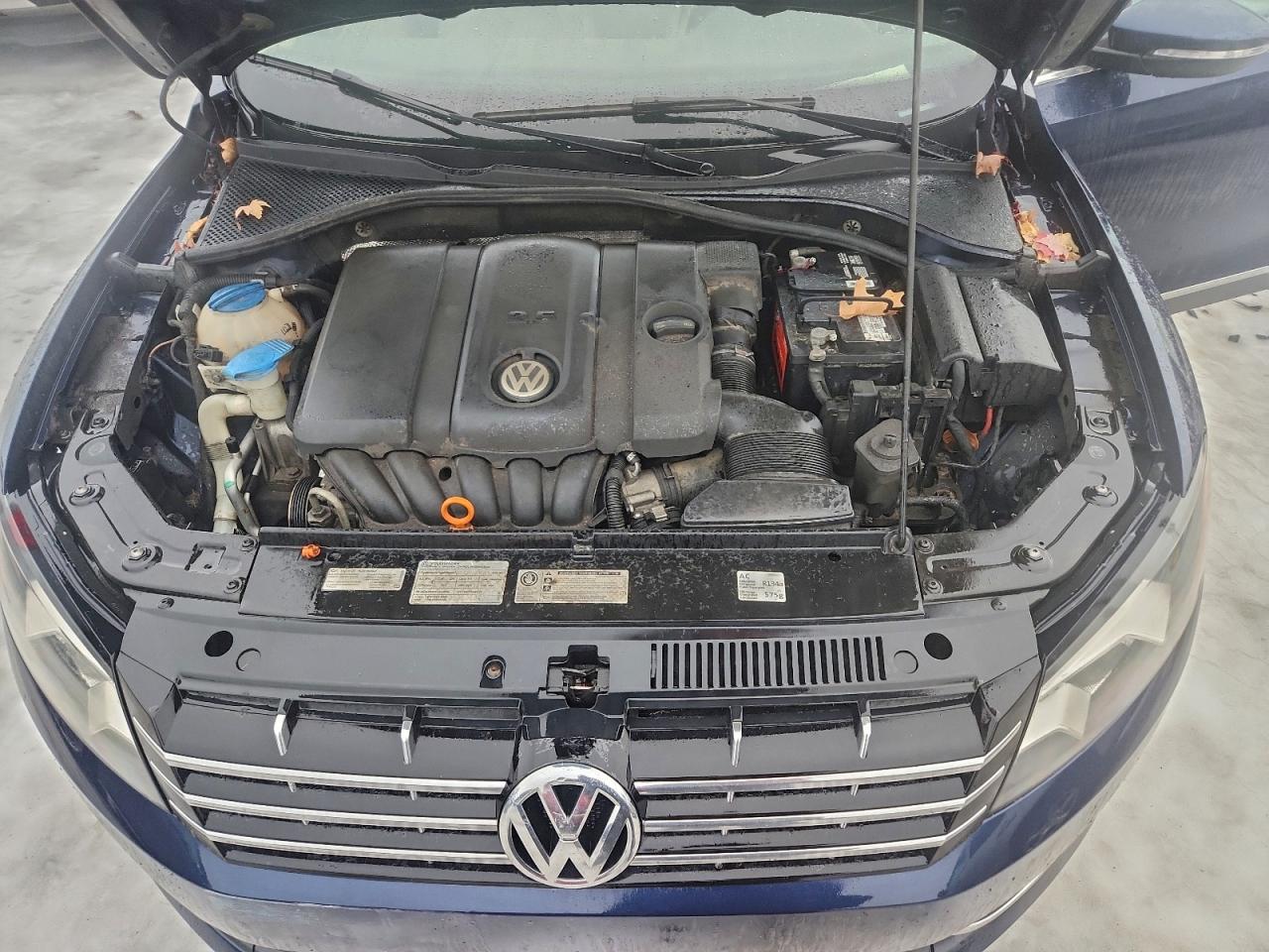 2012 VOLKSWAGEN PASSAT SEL photo 11