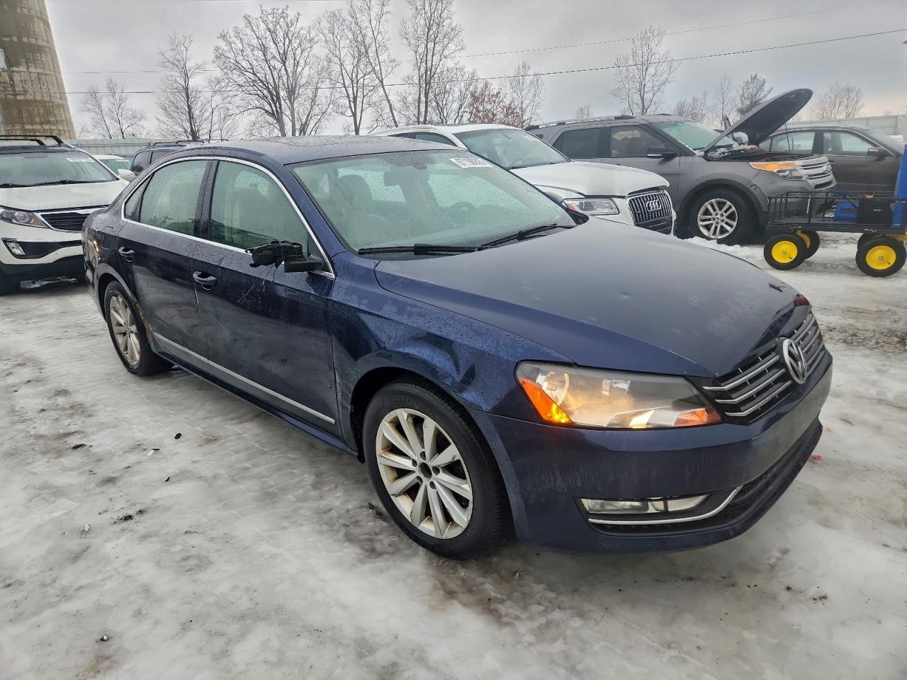 2012 VOLKSWAGEN PASSAT SEL photo 4
