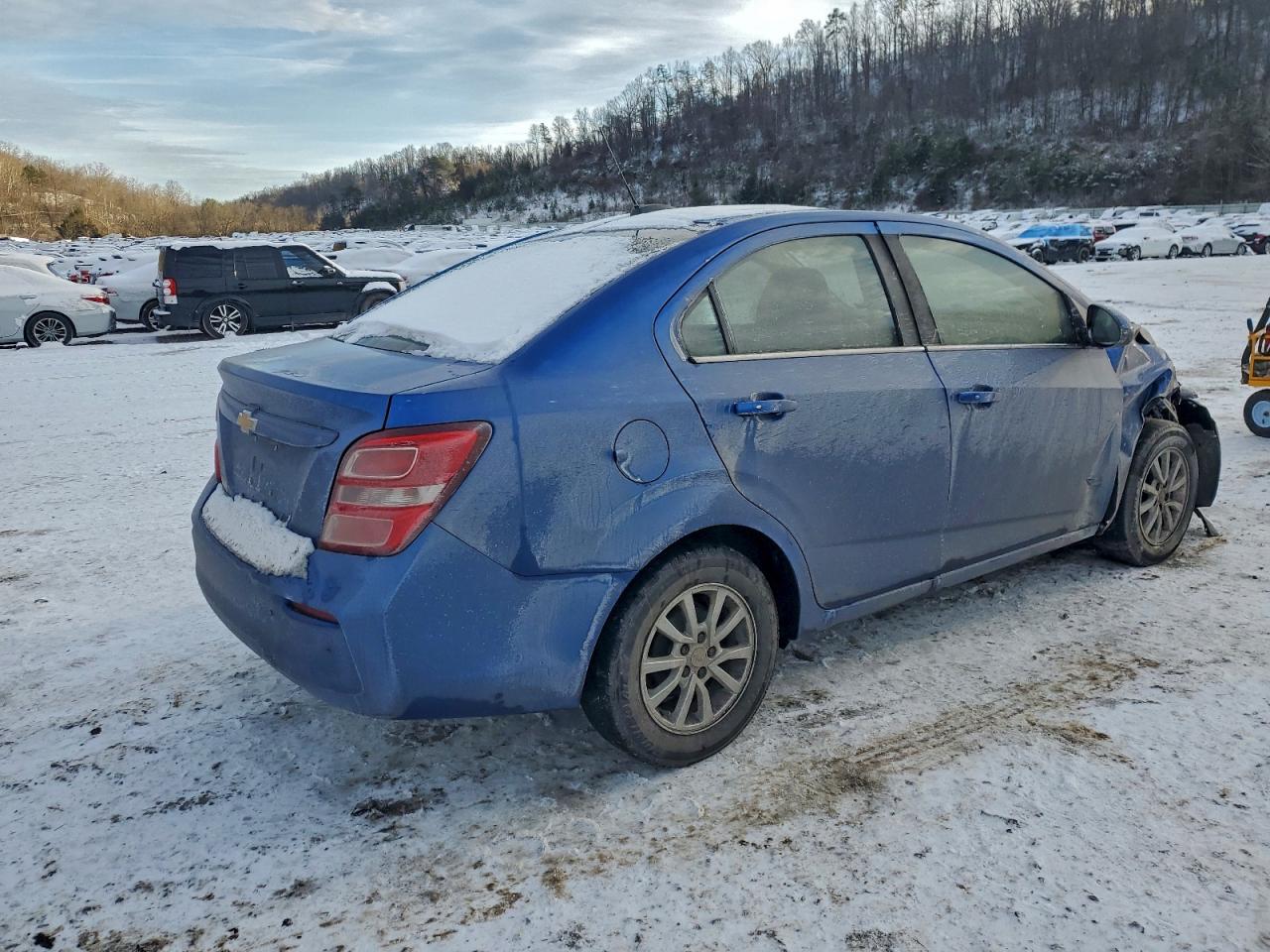 2017 CHEVROLET SONIC LT photo 3