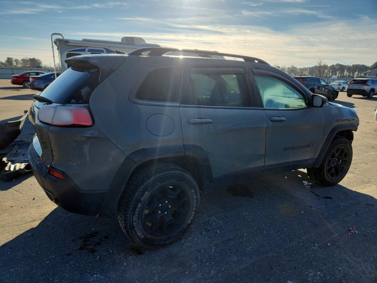 2022 JEEP CHEROKEE LATITUDE photo 3
