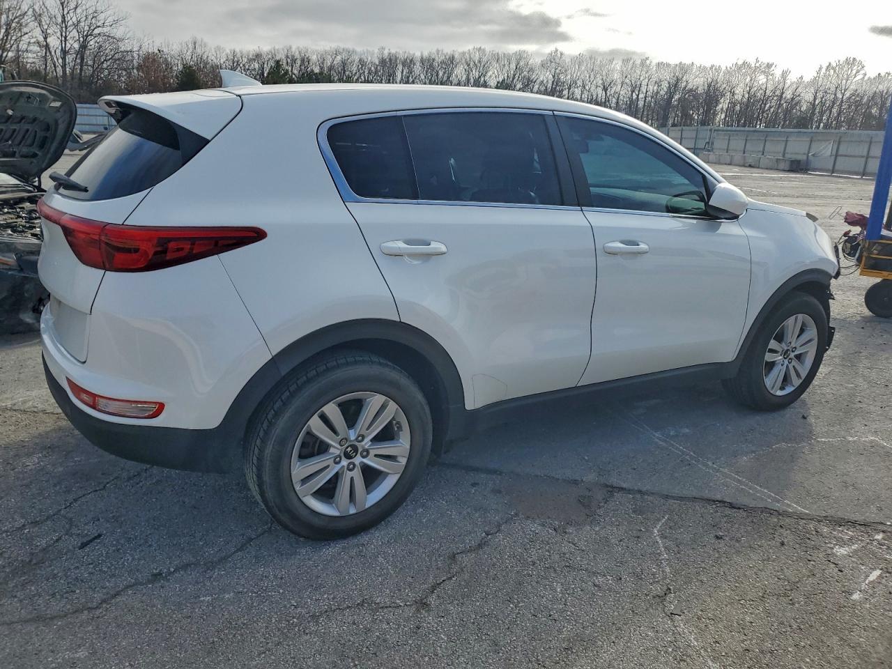 2018 KIA SPORTAGE LX photo 3