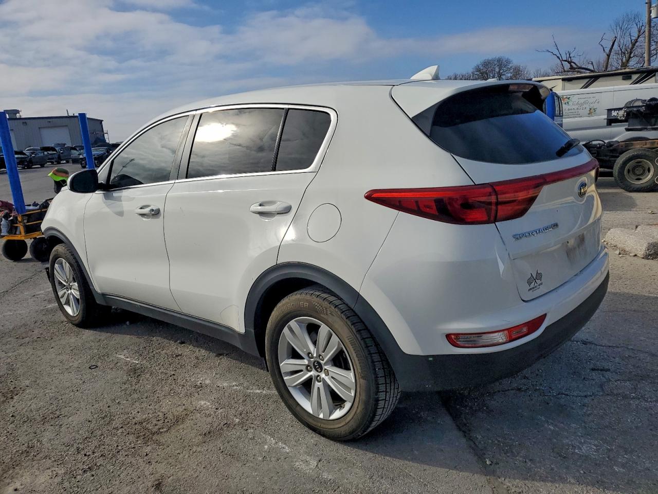 2018 KIA SPORTAGE LX photo 2