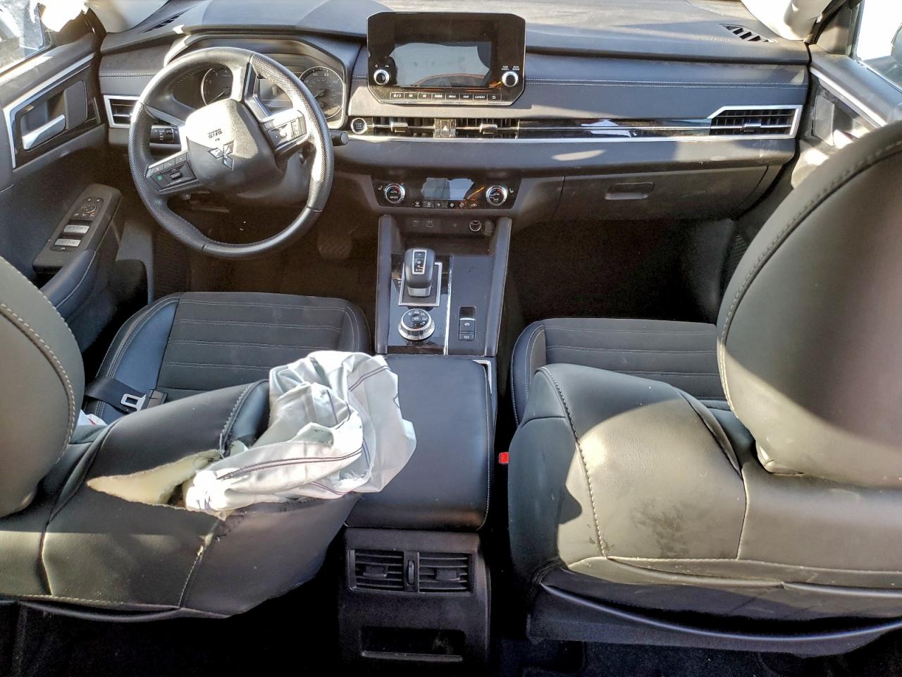 2024 MITSUBISHI OUTLANDER SE photo 8