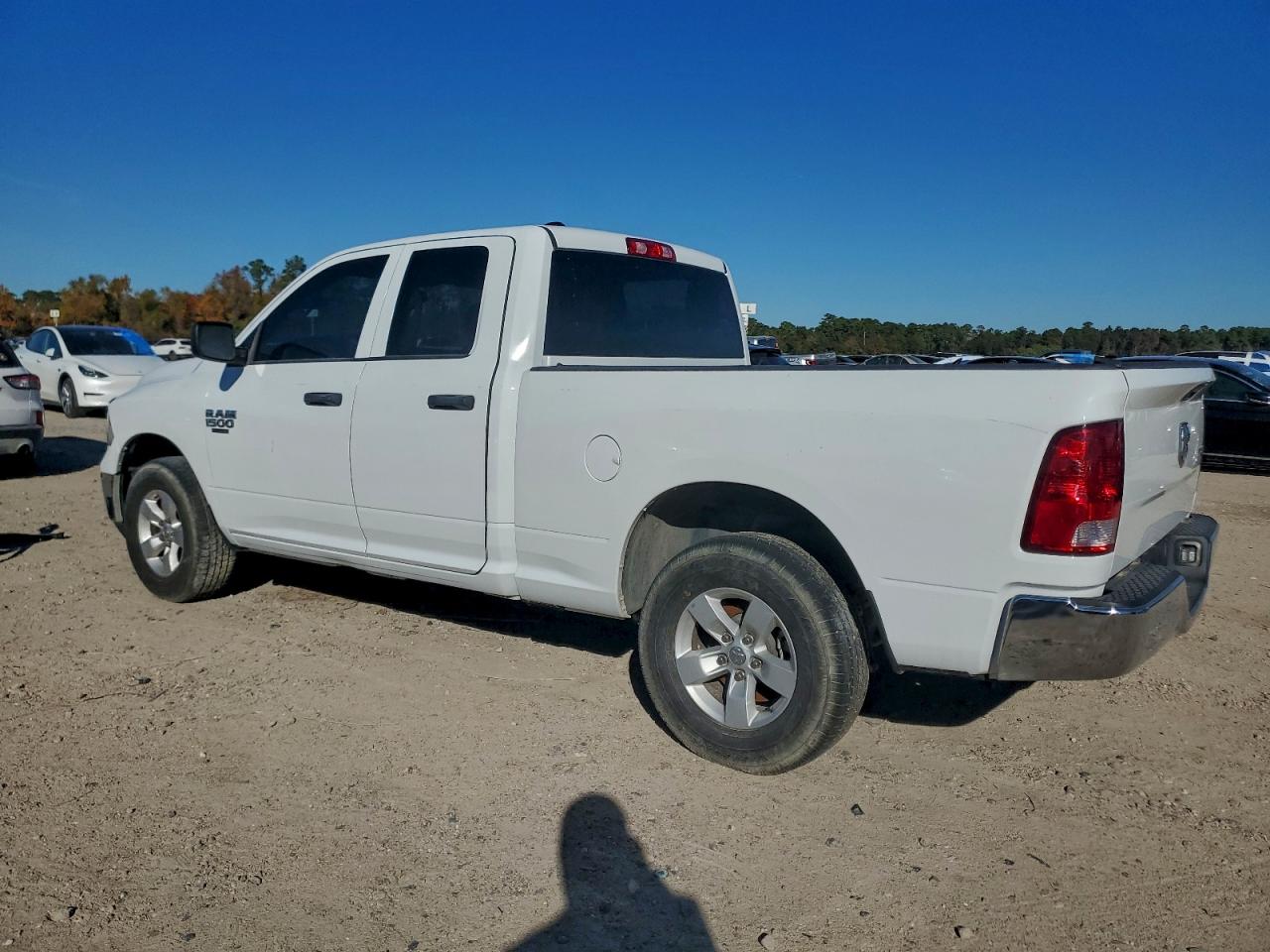 2022 RAM 1500 CLASSIC TRADESMAN photo 2