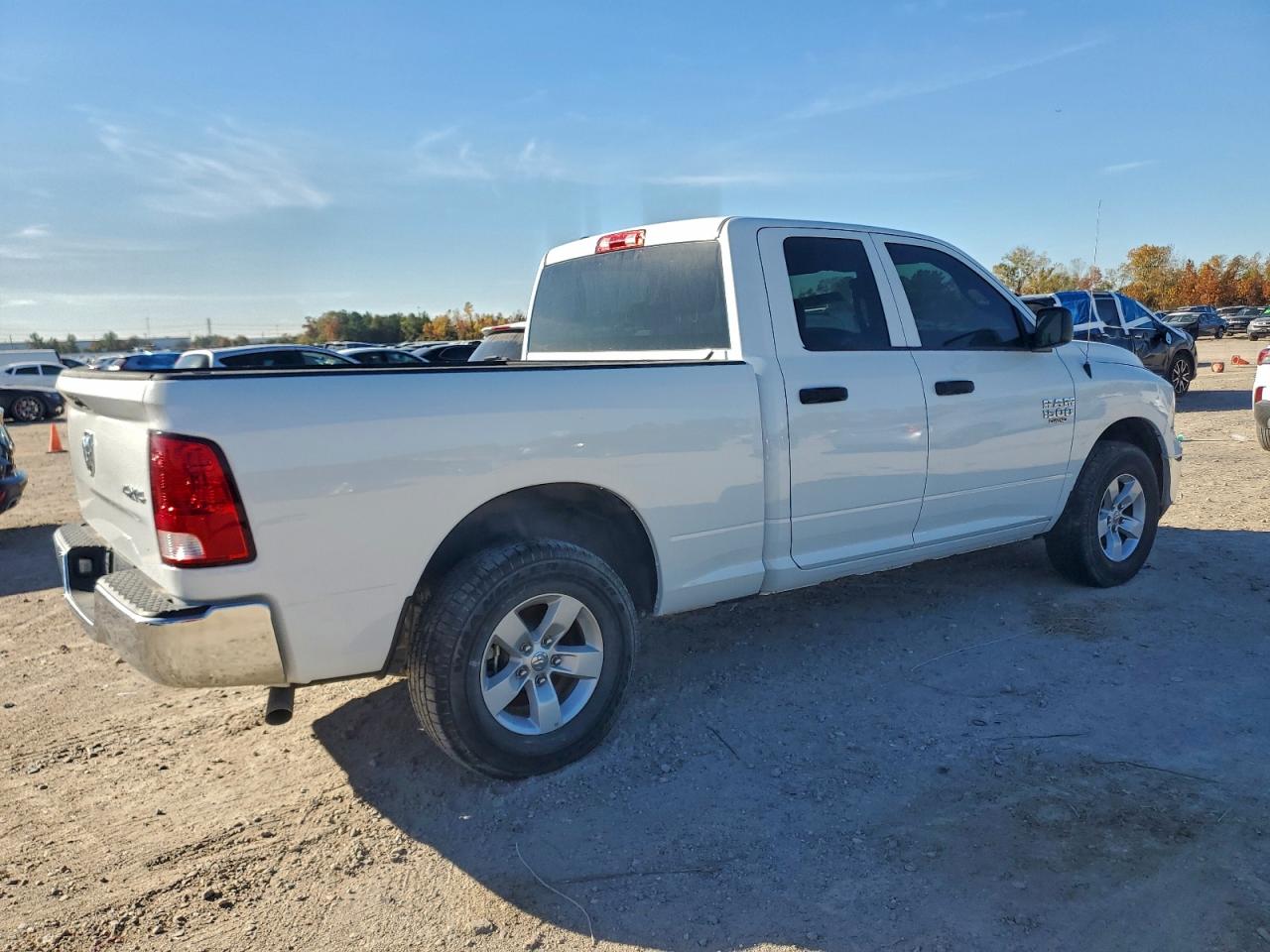 2022 RAM 1500 CLASSIC TRADESMAN photo 3