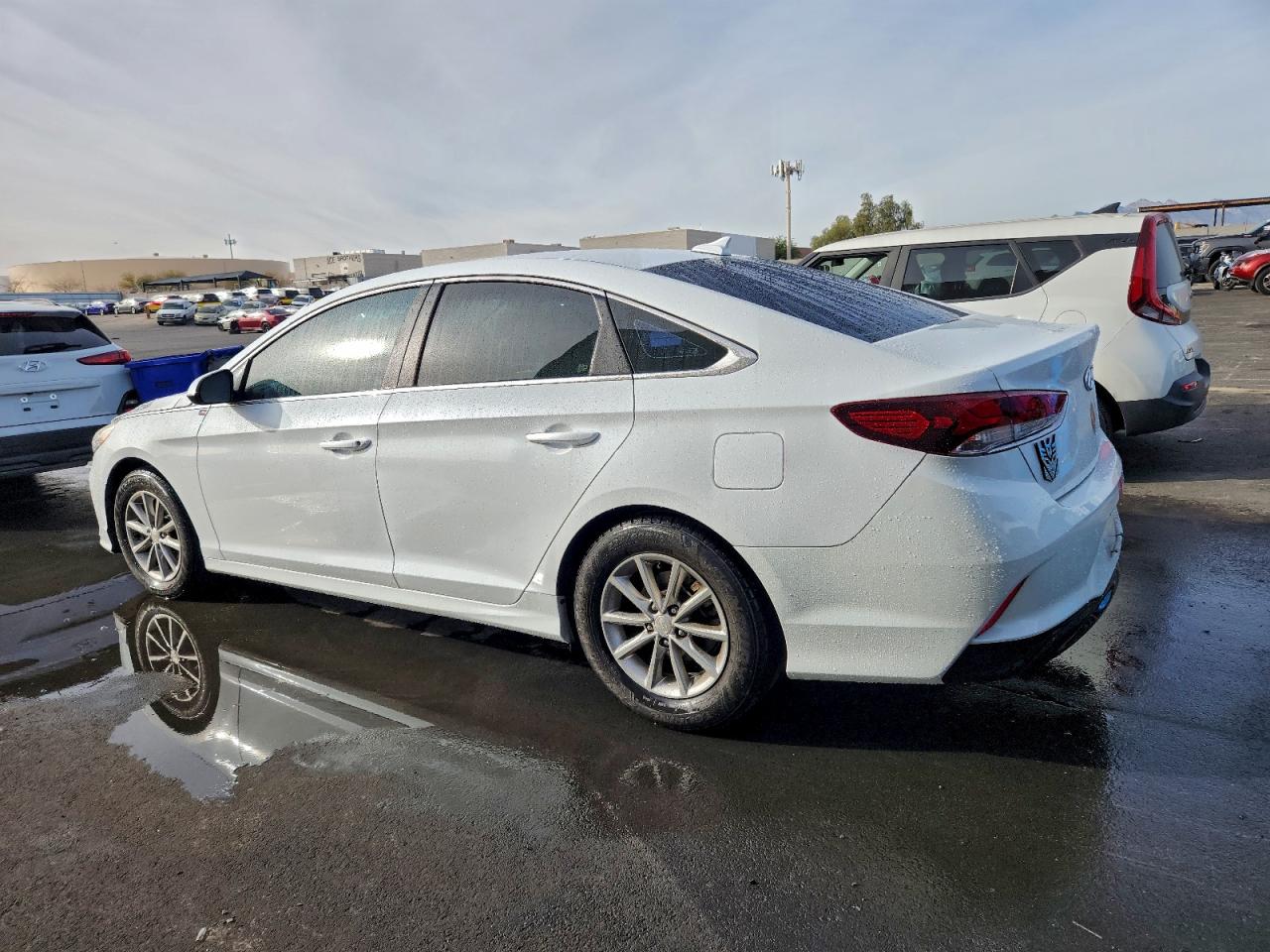 2018 HYUNDAI SONATA SE photo 2