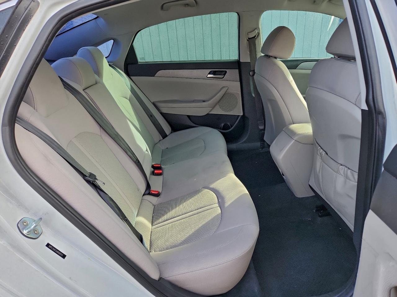 2018 HYUNDAI SONATA SE photo 10