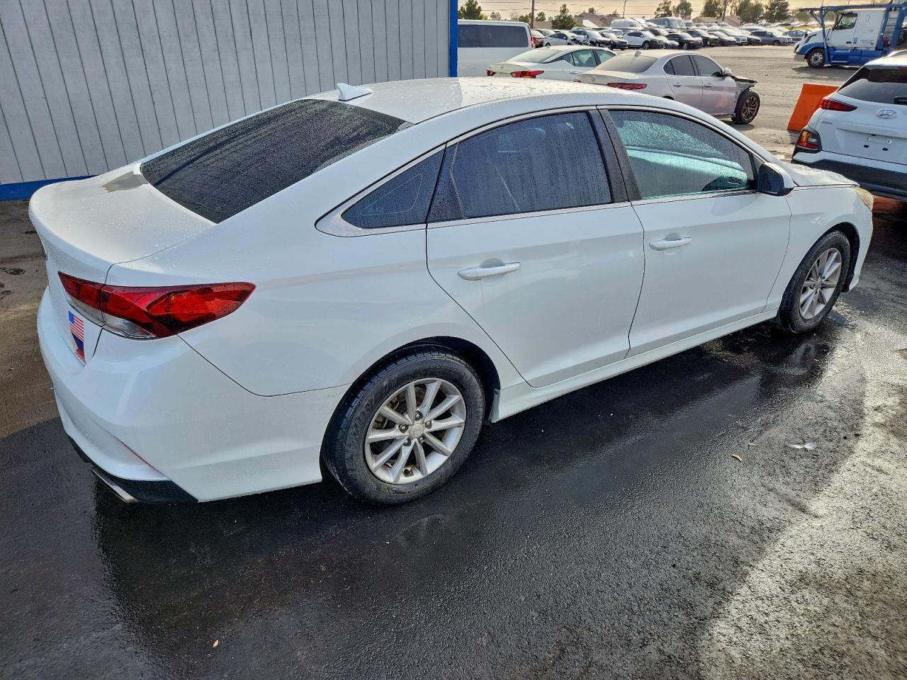 2018 HYUNDAI SONATA SE photo 3