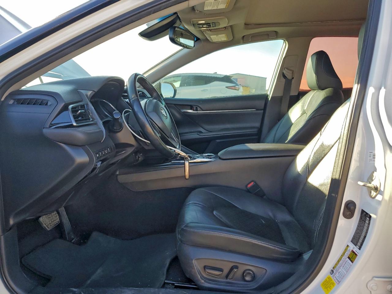 2019 TOYOTA CAMRY XSE photo 7