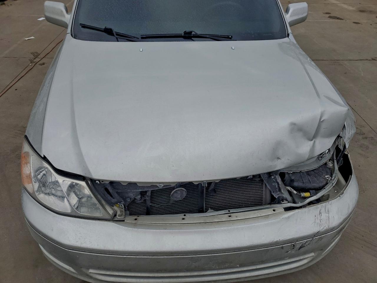 2000 TOYOTA AVALON XL photo 11
