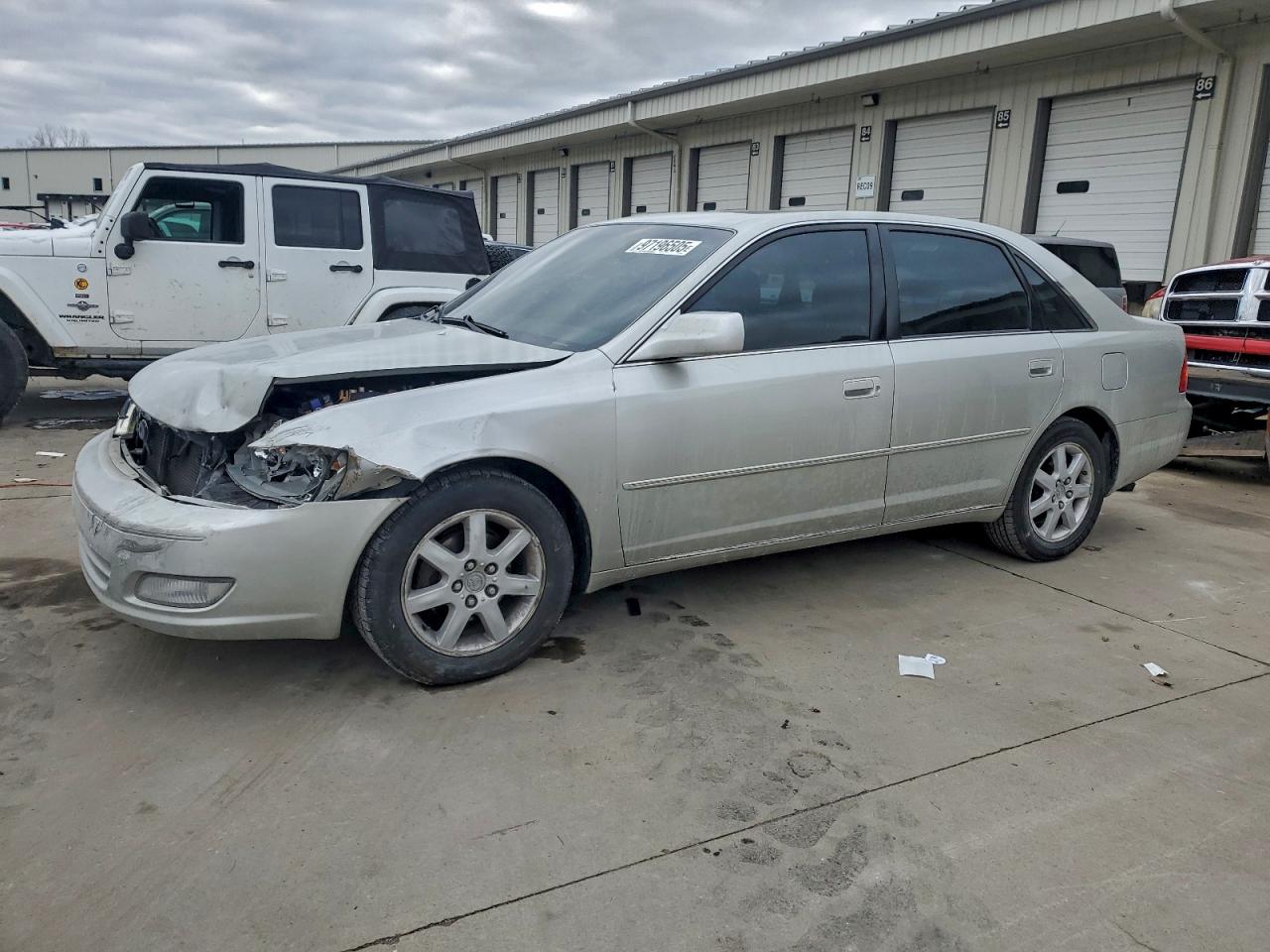 2000 TOYOTA AVALON