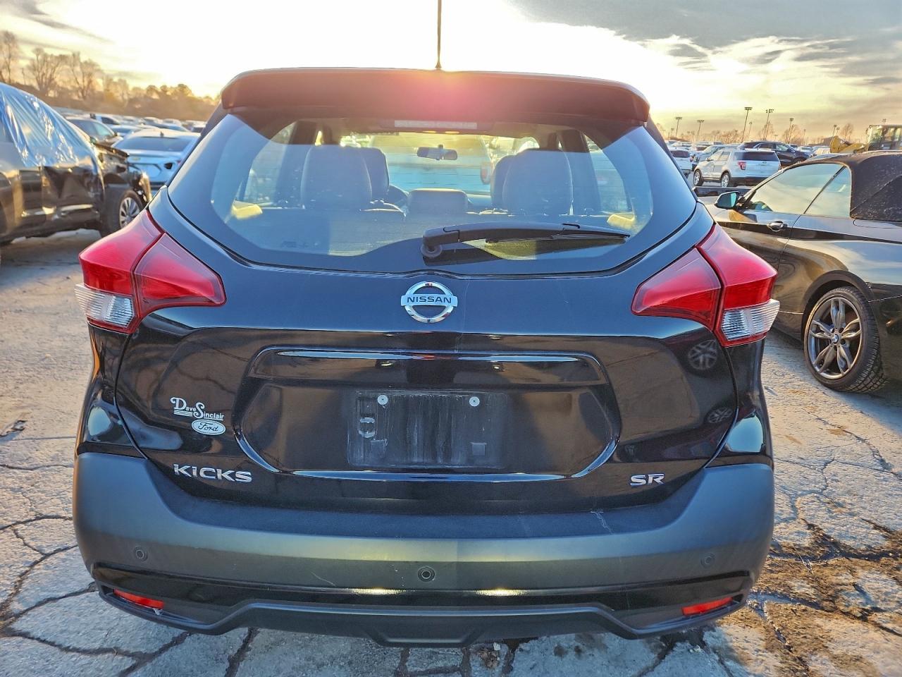 2019 NISSAN KICKS S photo 6