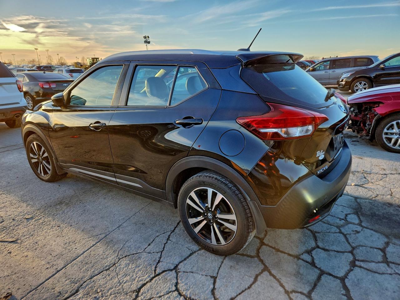 2019 NISSAN KICKS S photo 2