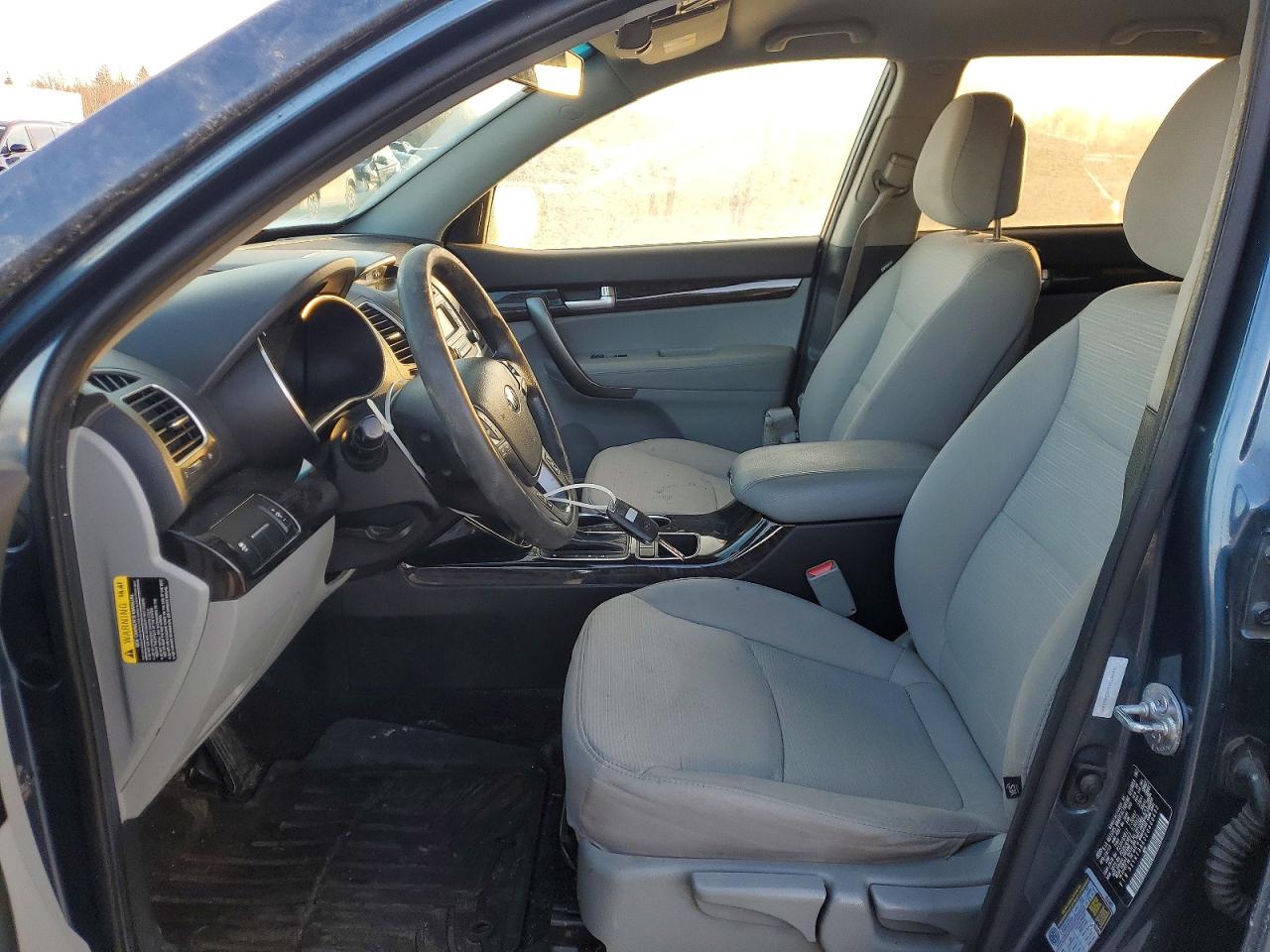 2014 KIA SORENTO LX photo 13