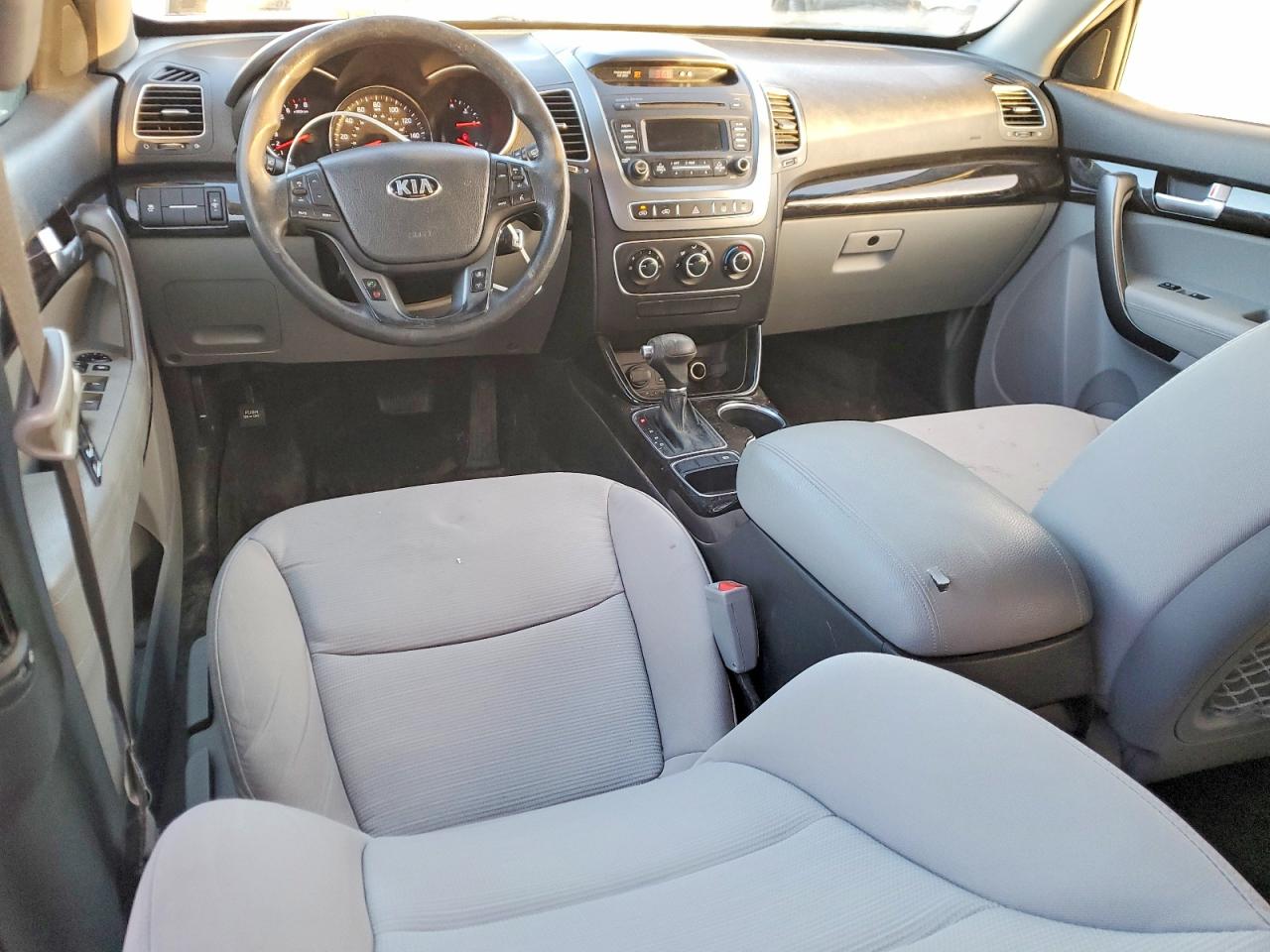 2014 KIA SORENTO LX photo 15
