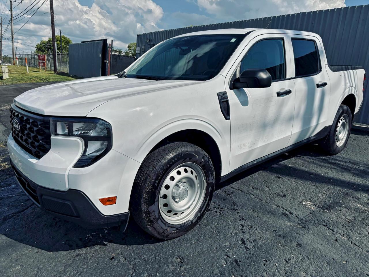 2025 FORD MAVERICK XL photo 2