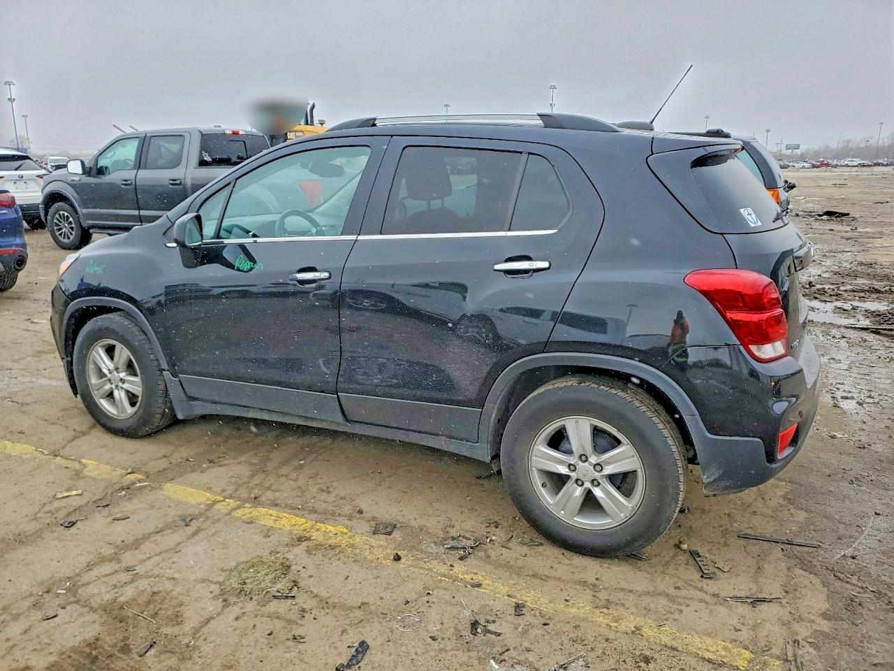 2017 CHEVROLET TRAX 1LT photo 2