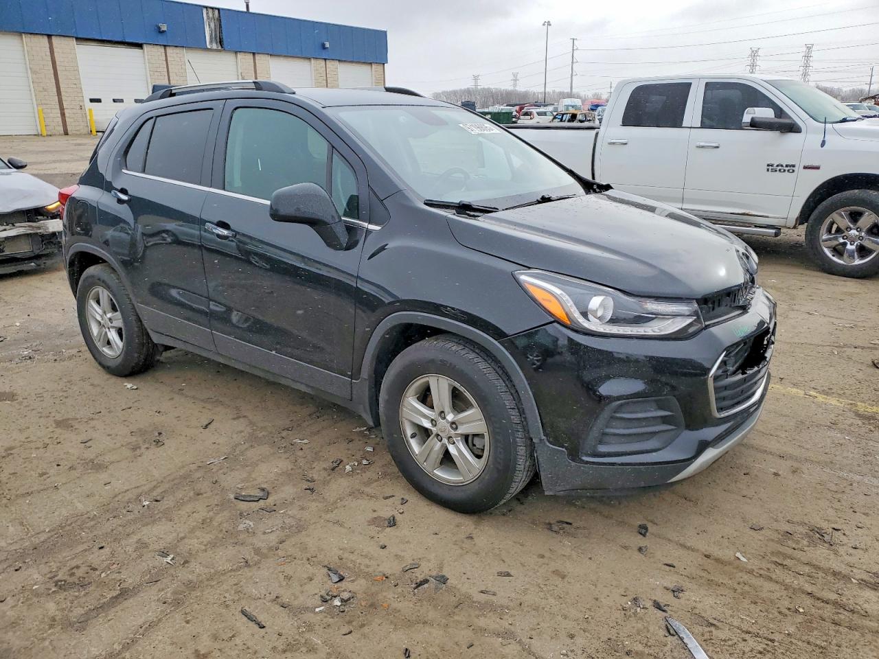 2017 CHEVROLET TRAX 1LT photo 4