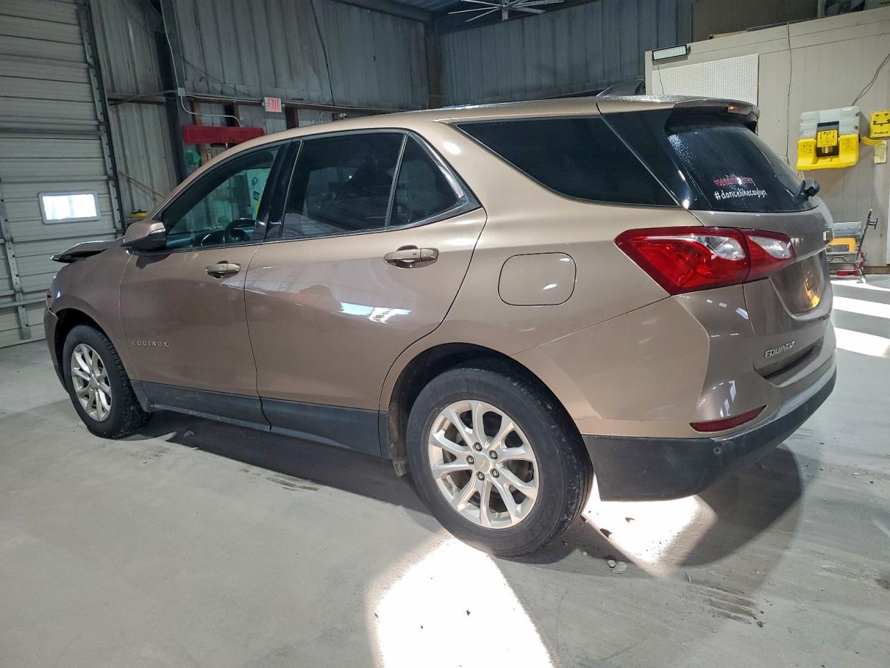 2018 CHEVROLET EQUINOX LT photo 2