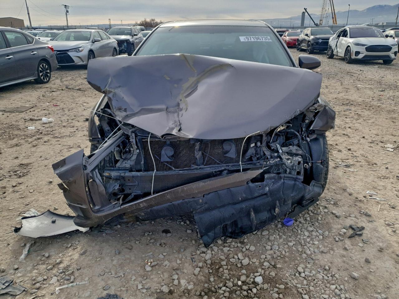 2016 TOYOTA CAMRY LE photo 5