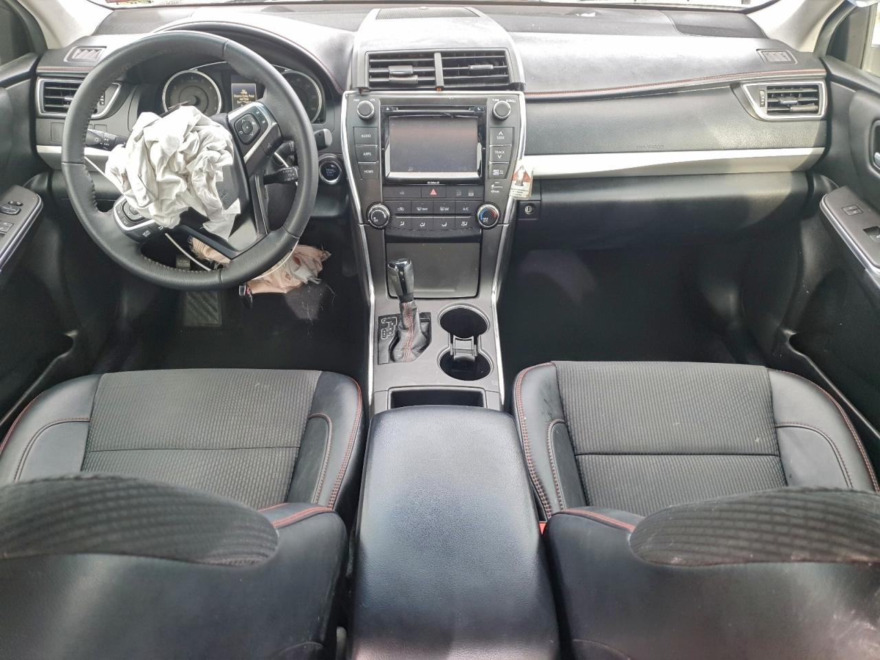 2016 TOYOTA CAMRY LE photo 8