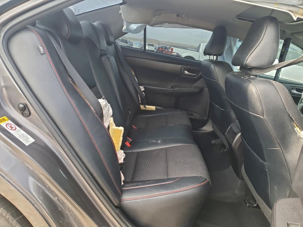 2016 TOYOTA CAMRY LE photo 10