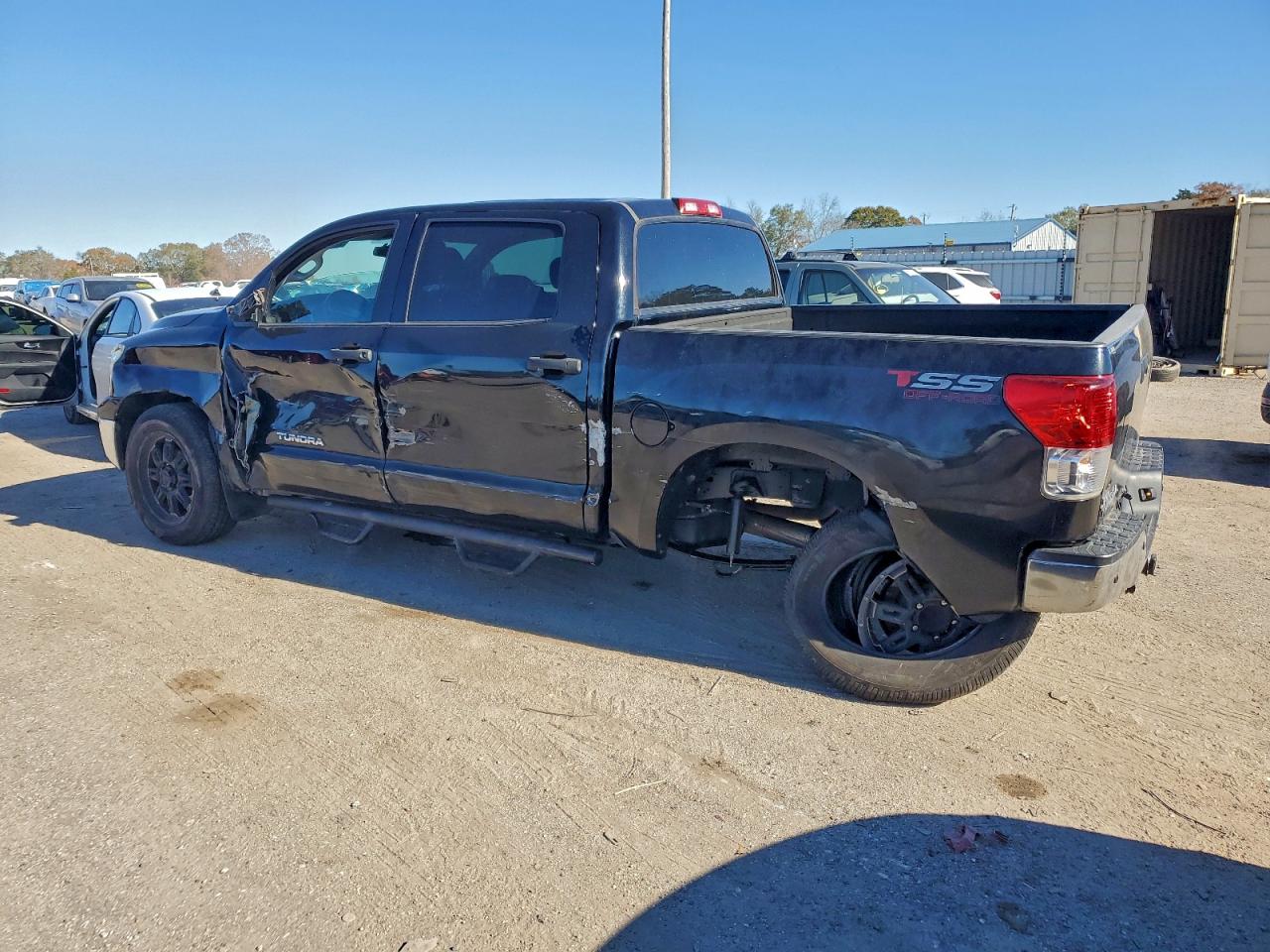 2013 TOYOTA TUNDRA CREWMAX SR5 photo 2