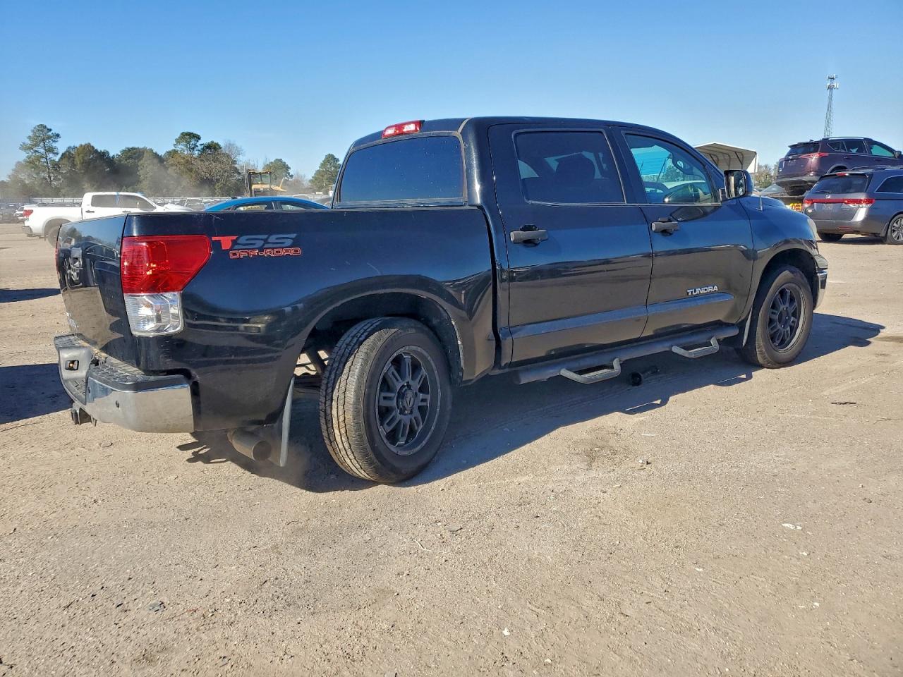 2013 TOYOTA TUNDRA CREWMAX SR5 photo 3