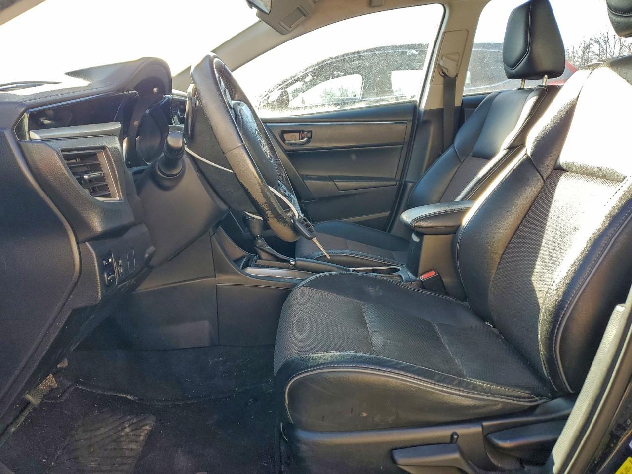 2015 TOYOTA COROLLA L photo 13