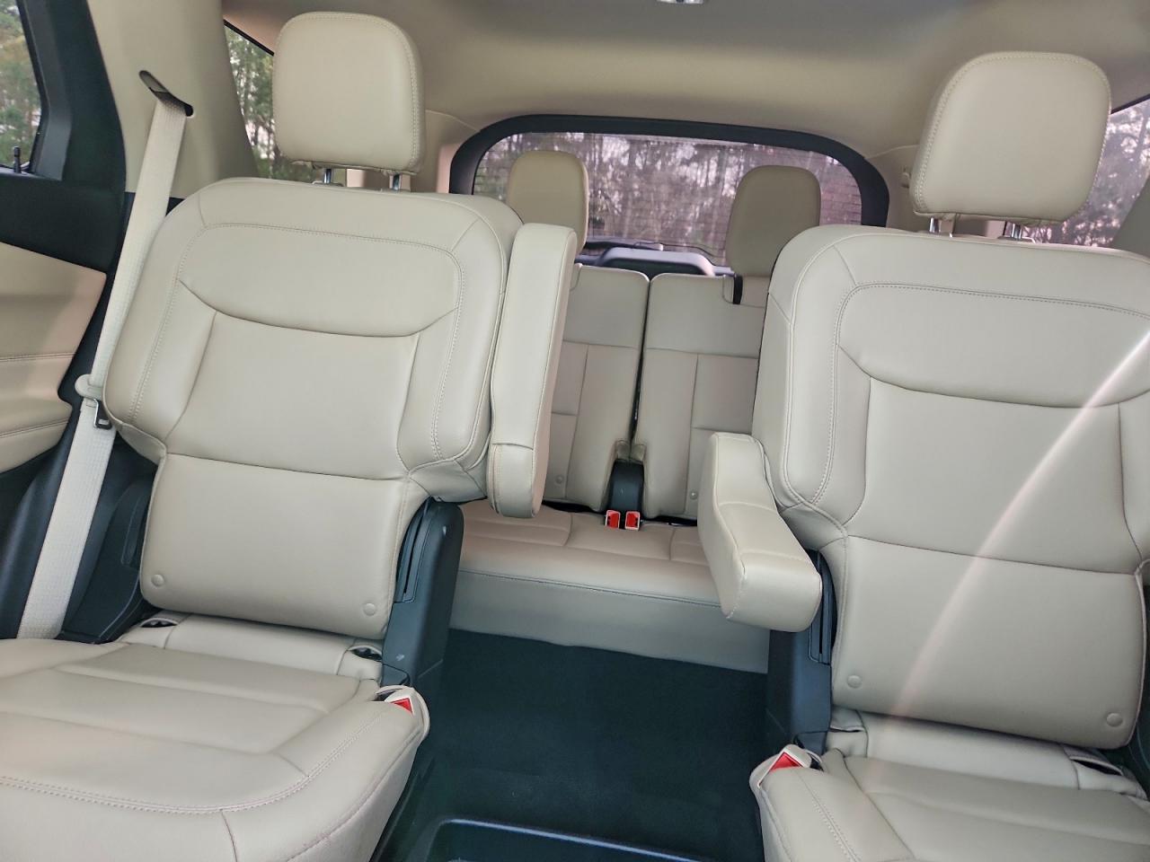2020 FORD EXPLORER XLT photo 19