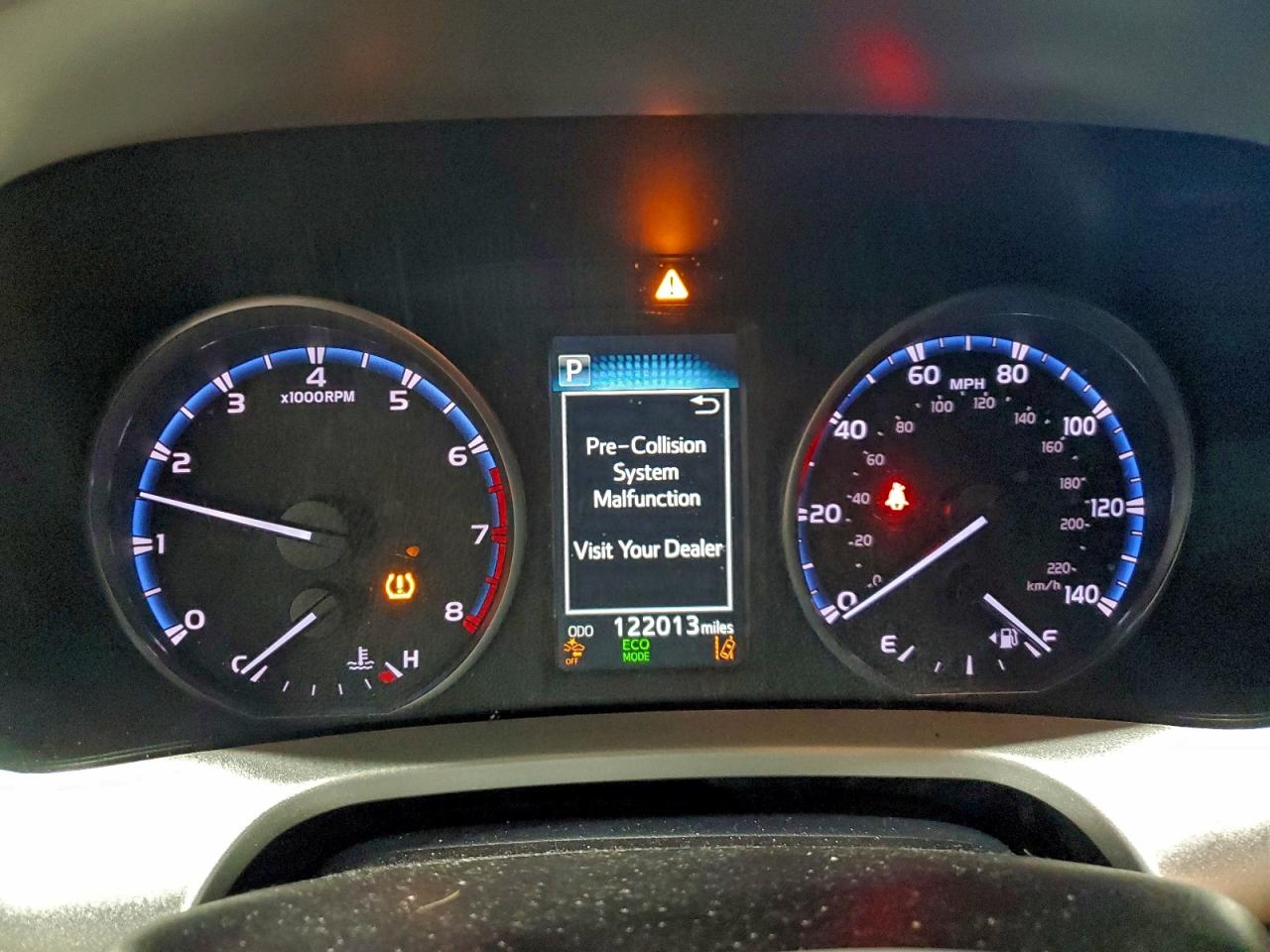 2017 TOYOTA RAV4 XLE photo 17