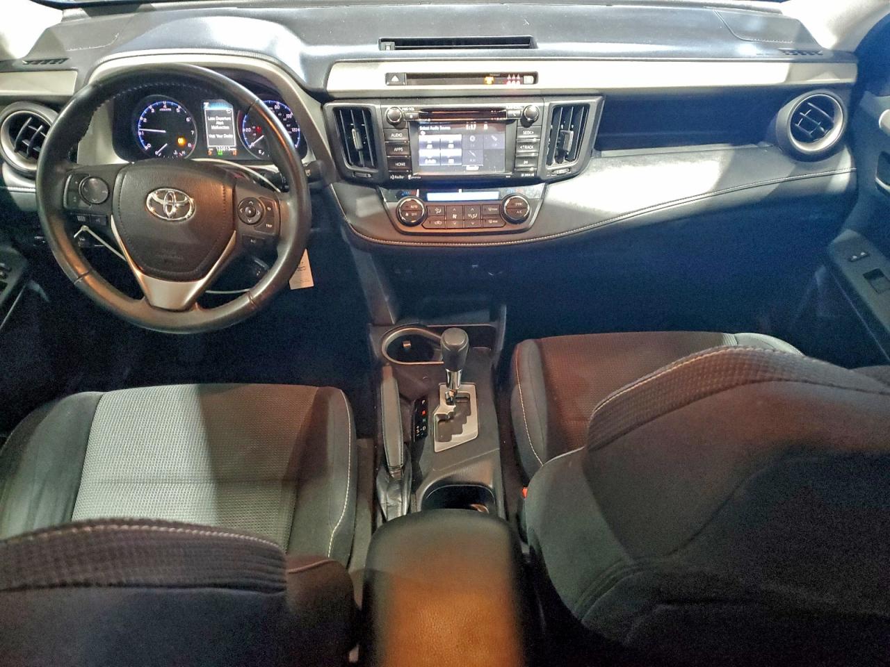 2017 TOYOTA RAV4 XLE photo 15