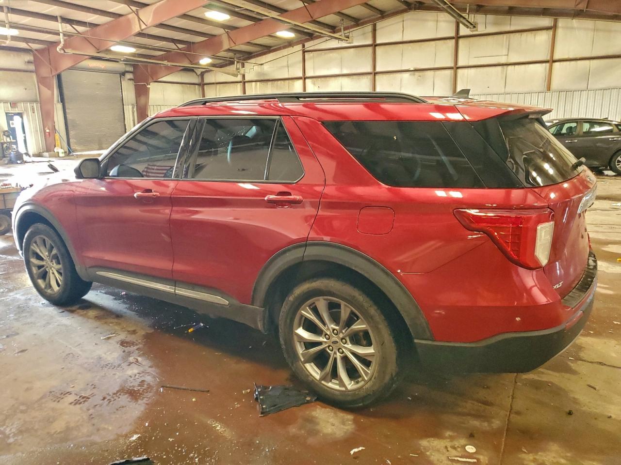 2021 FORD EXPLORER XLT photo 3