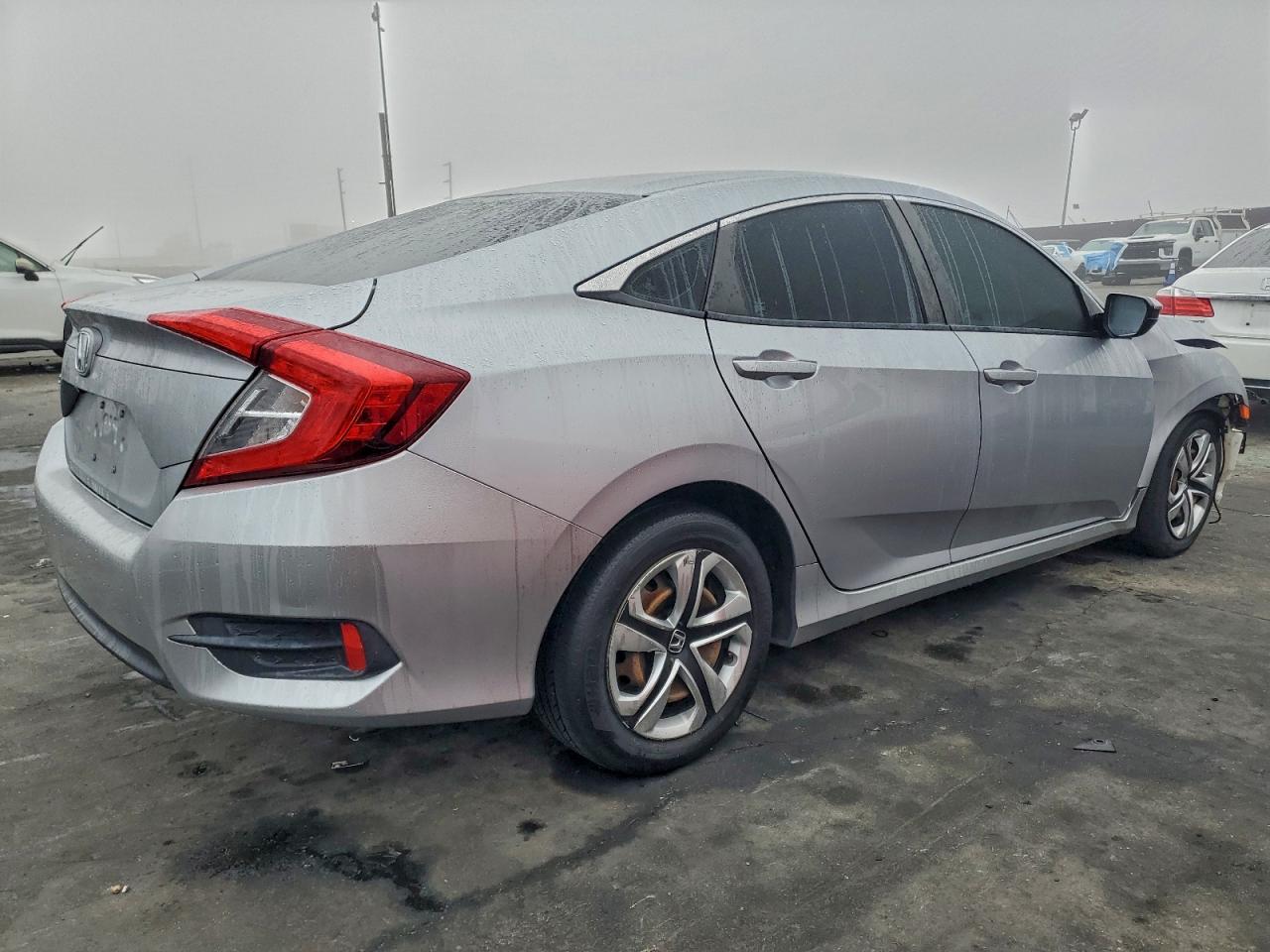 2017 HONDA CIVIC LX photo 3