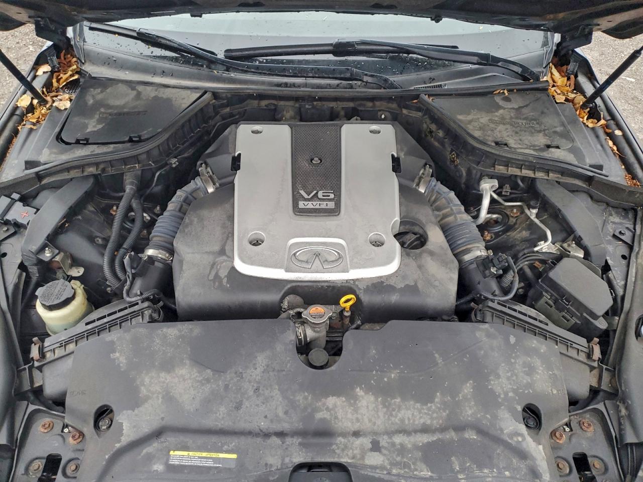 2015 INFINITI Q50 photo 11