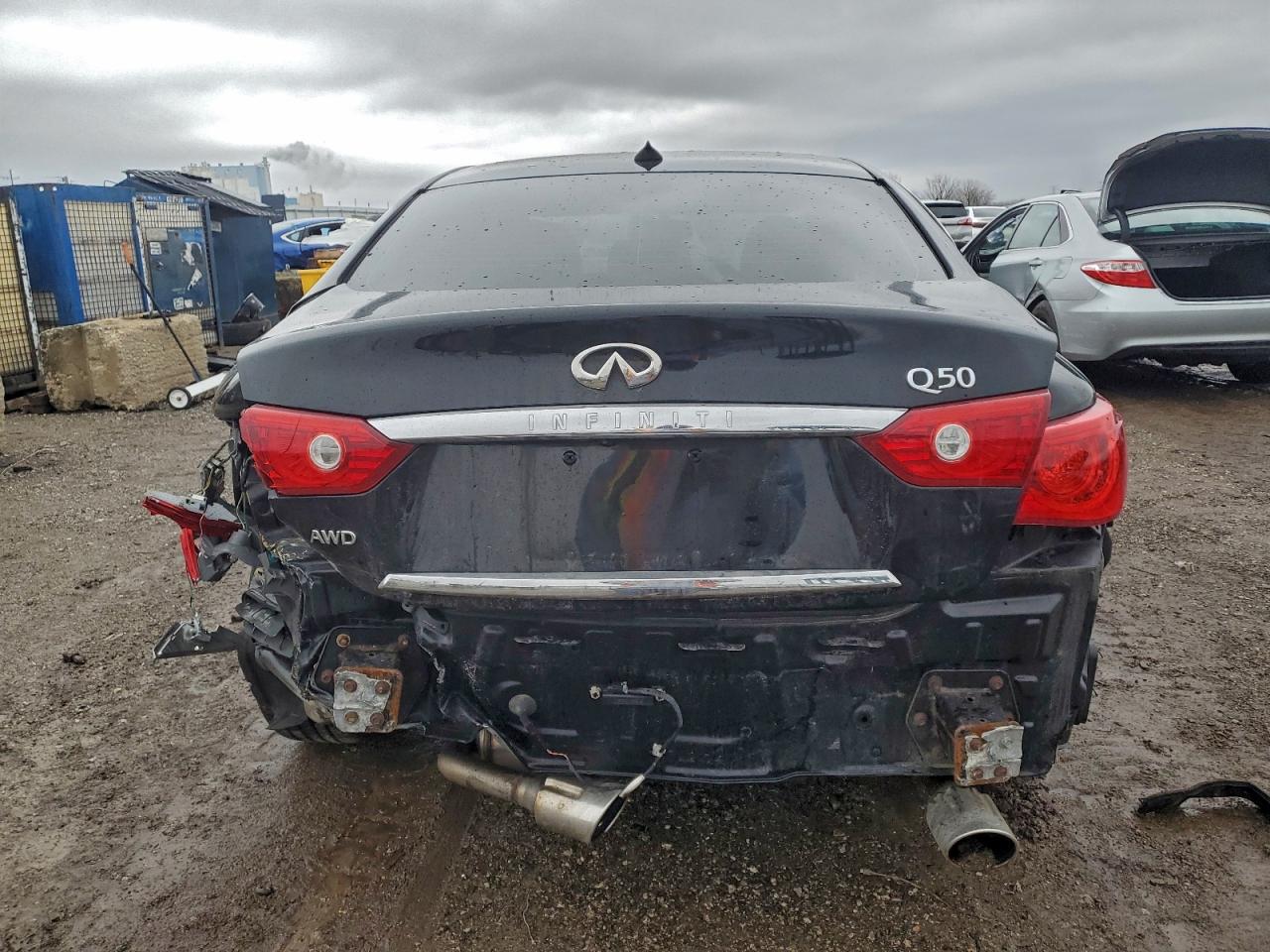 2015 INFINITI Q50 photo 6