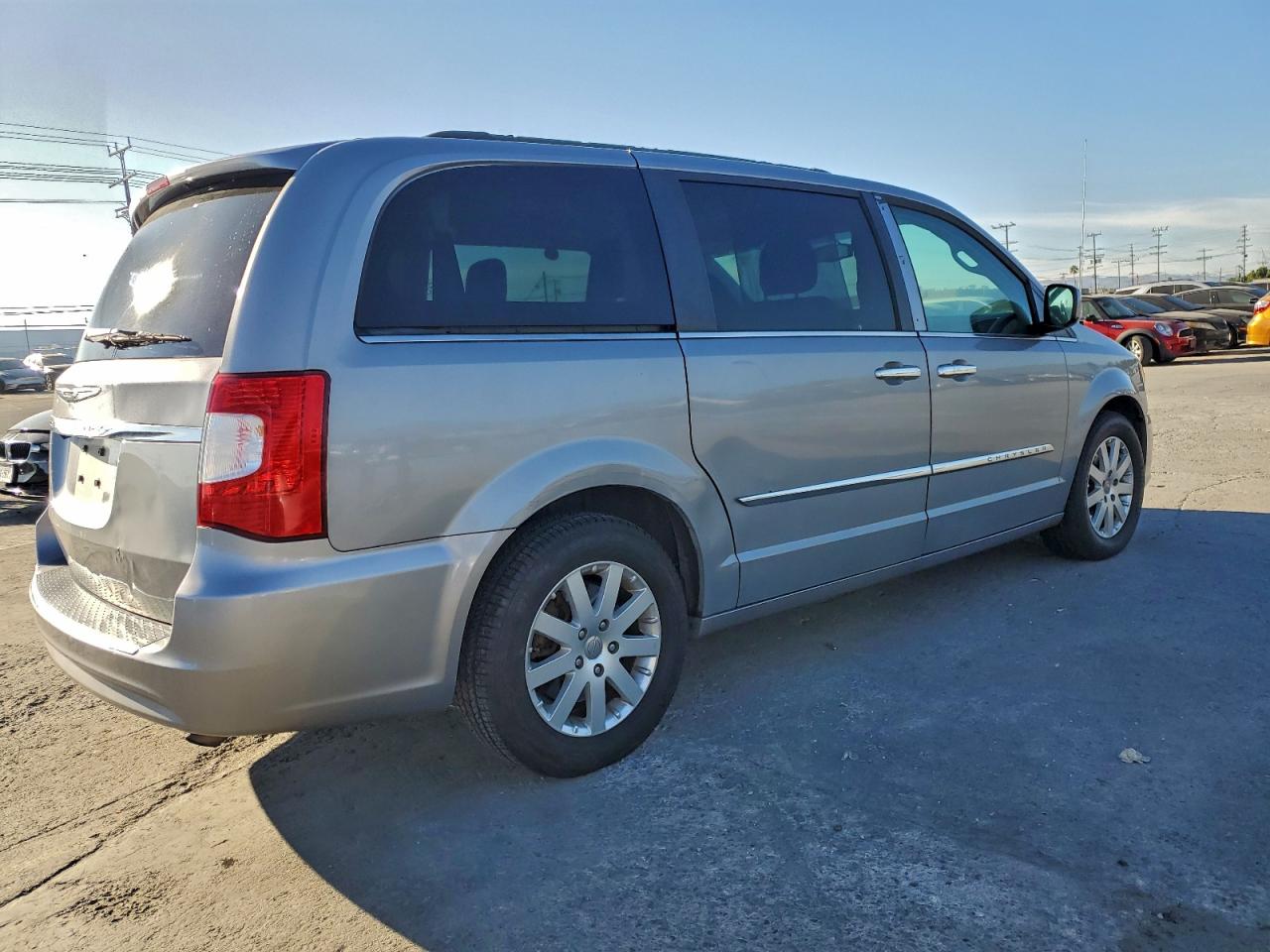 2015 CHRYSLER TOWN & COUNTRY TOURING photo 3