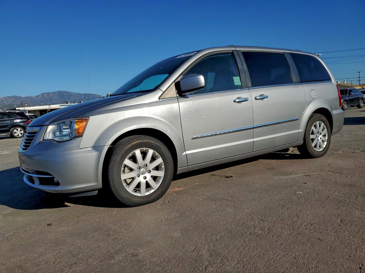 2015 CHRYSLER TOWN & COUNTRY