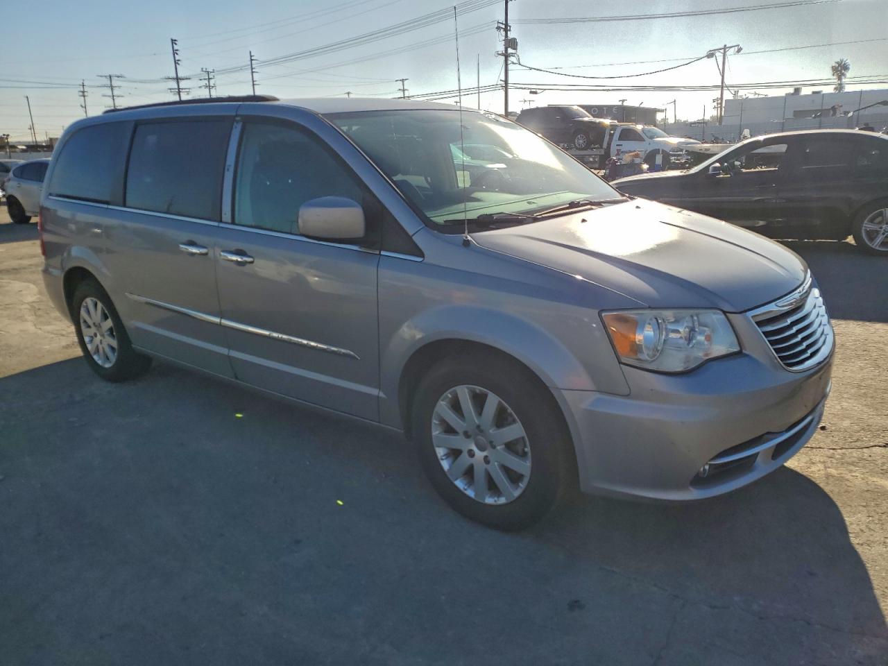 2015 CHRYSLER TOWN & COUNTRY TOURING photo 4