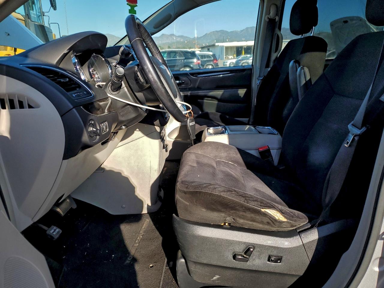 2015 CHRYSLER TOWN & COUNTRY TOURING photo 7