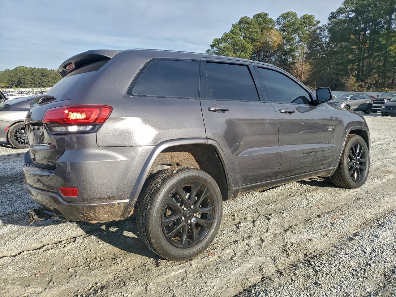 2018 JEEP GRAND CHEROKEE LAREDO photo 5