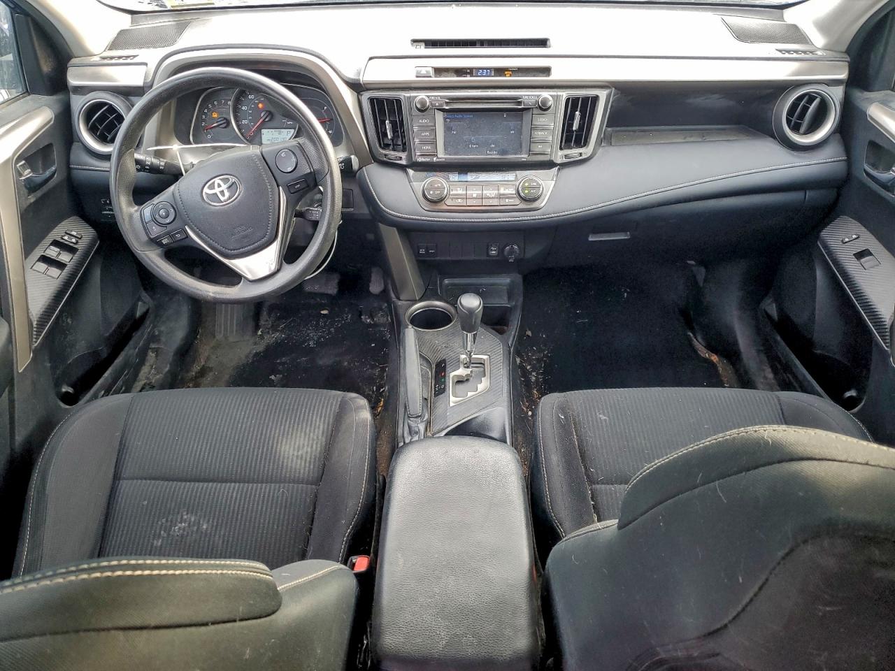 2015 TOYOTA RAV4 XLE photo 8