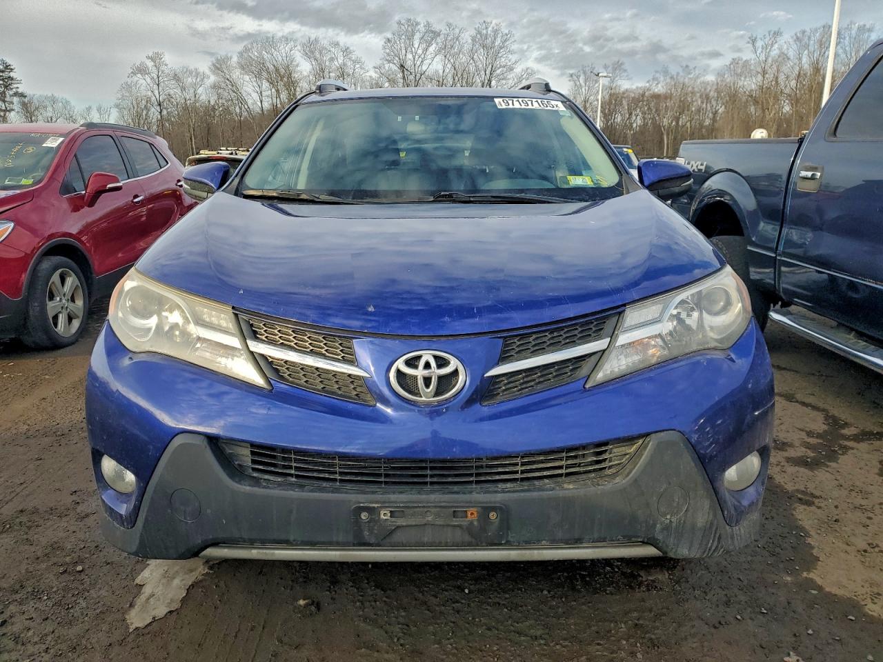 2015 TOYOTA RAV4 XLE photo 5