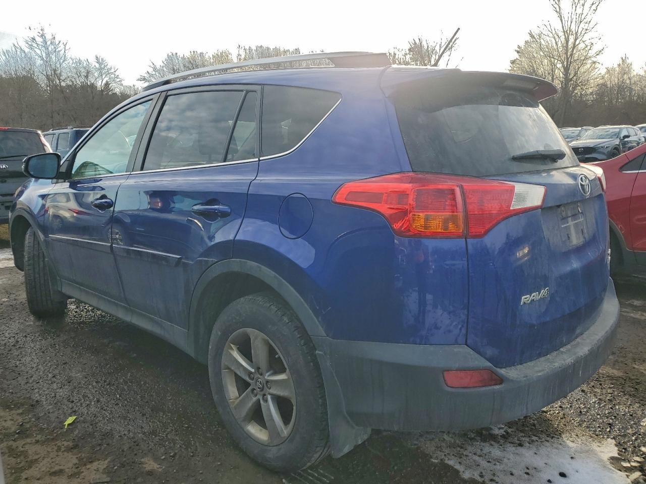 2015 TOYOTA RAV4 XLE photo 2