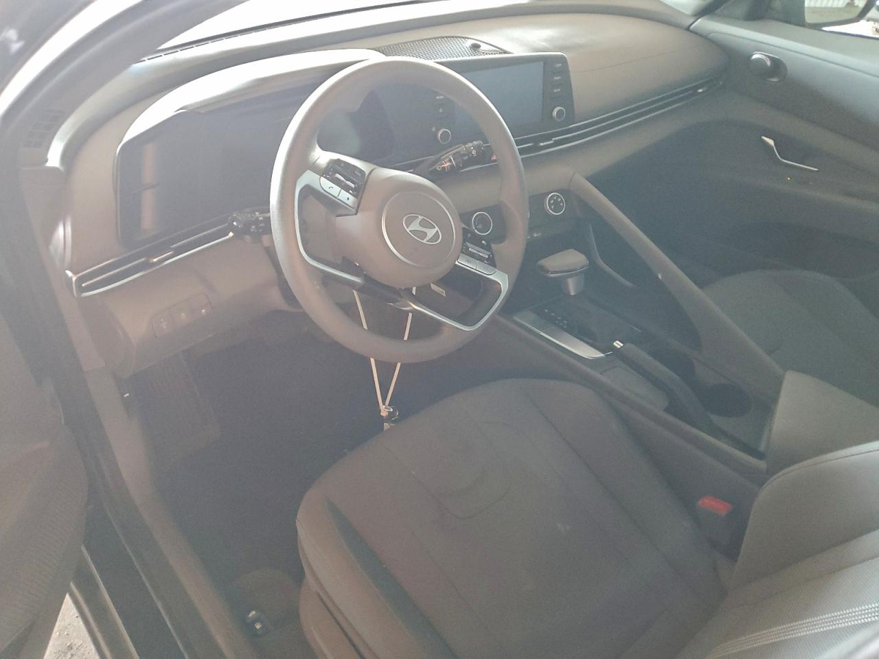 2025 HYUNDAI ELANTRA SE photo 8