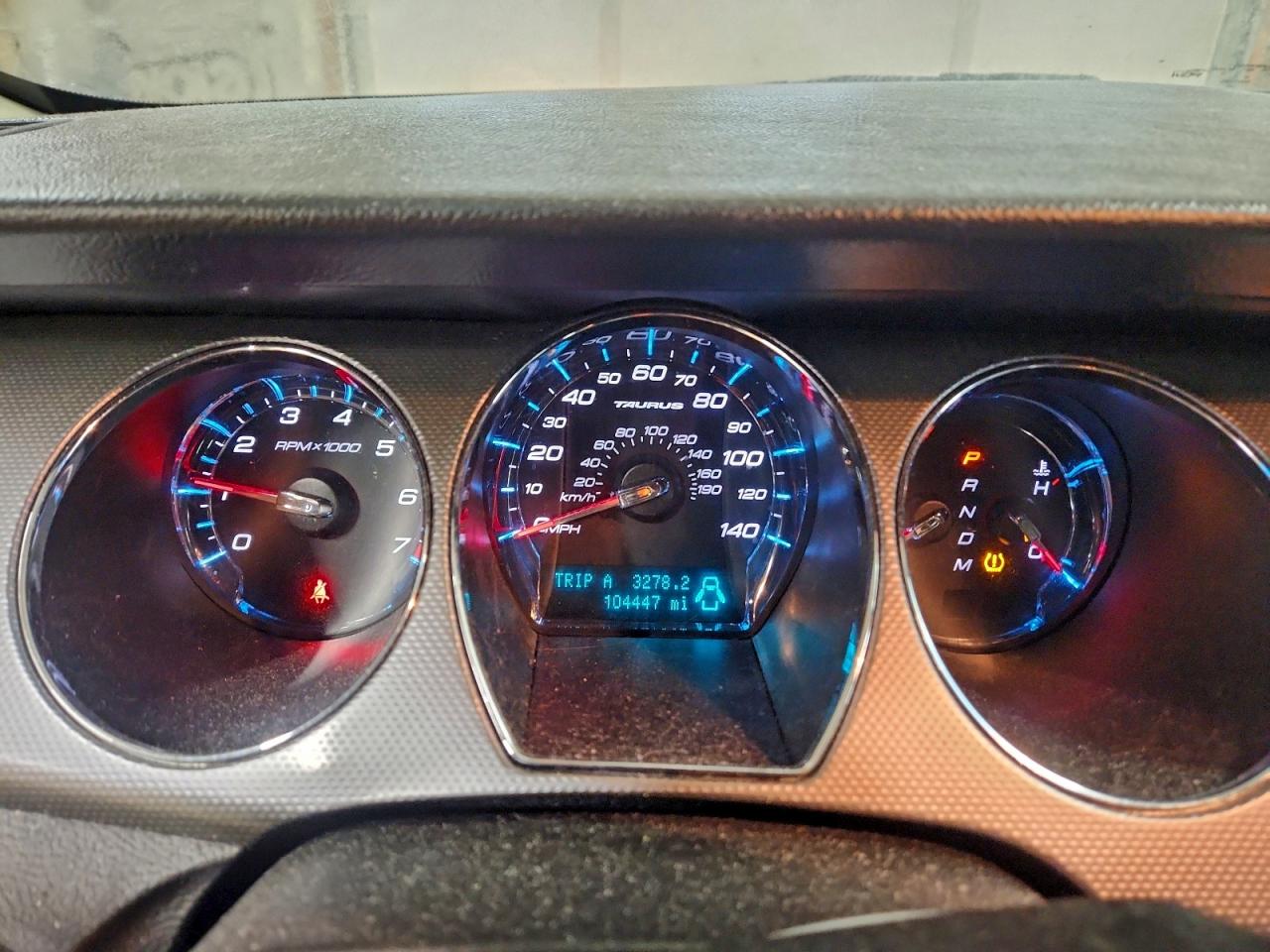 2012 FORD TAURUS SEL photo 9