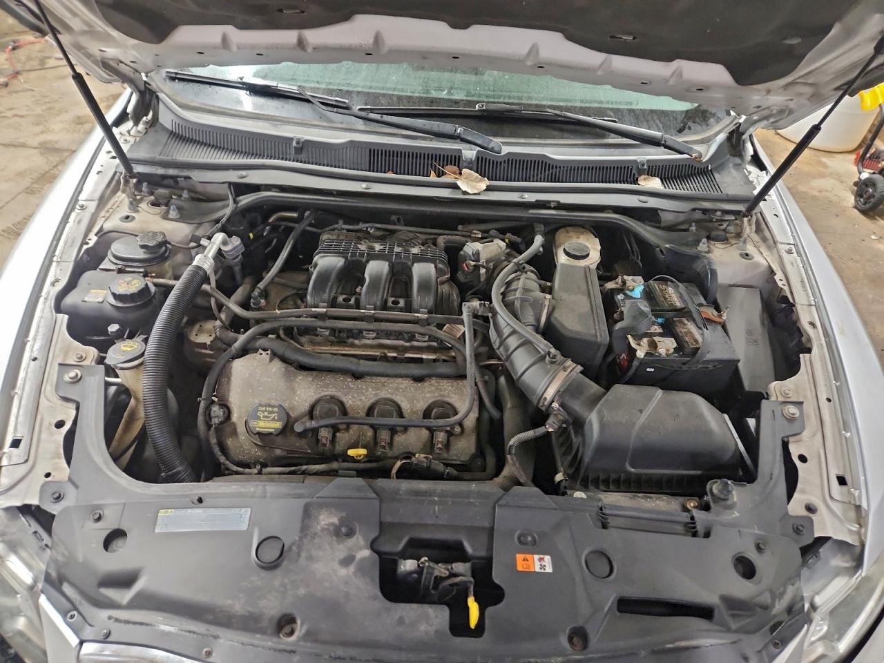 2012 FORD TAURUS SEL photo 11