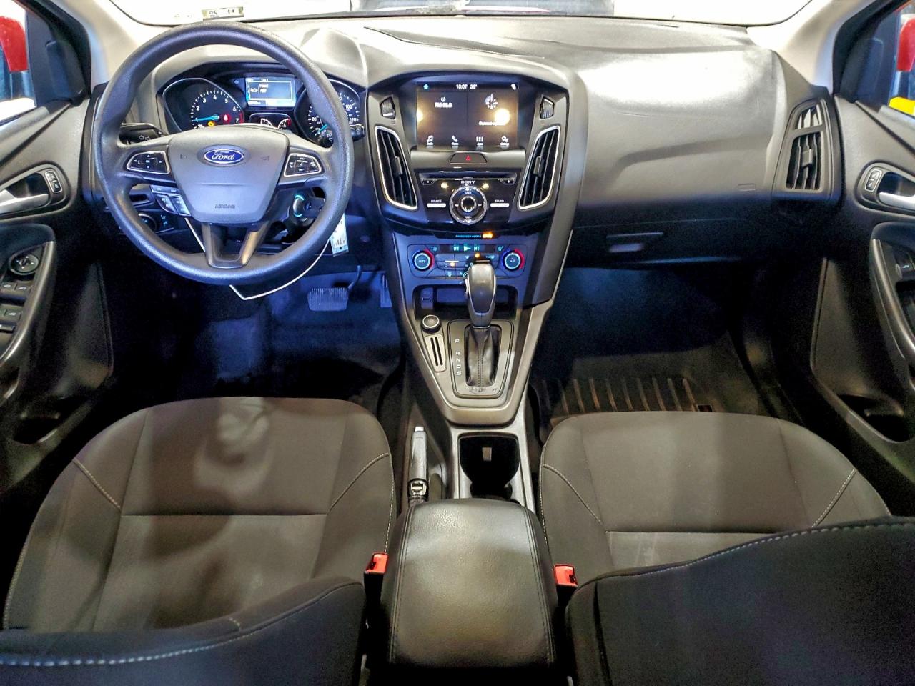2017 FORD FOCUS SEL photo 8